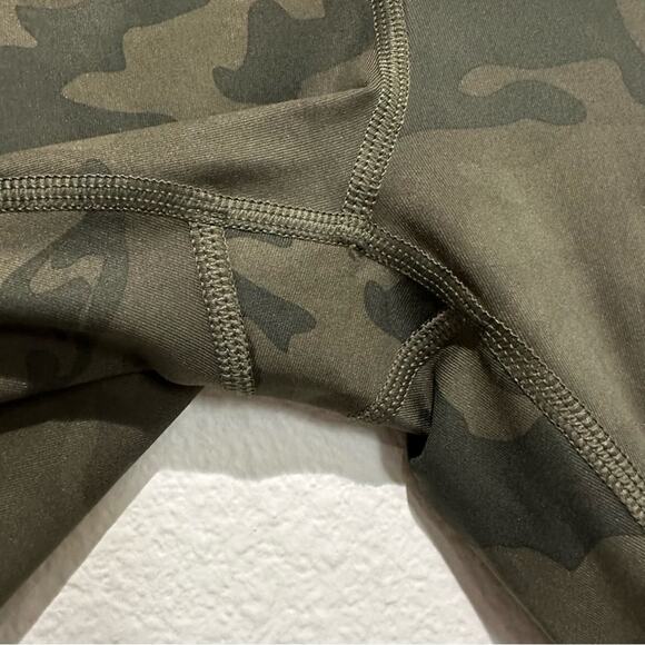 Lululemon Run Inspire Crop II Camo Fatigue Leggings SZ 6 - Picture 7 of 12